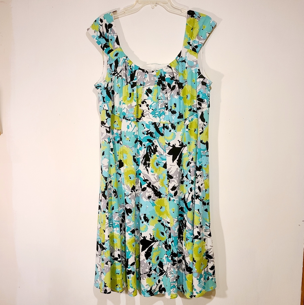 DressBarn Summer Cap Sleeve Flare Dress Sz 16 Knee Length - Picture 2 of 6